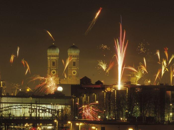 nr-0263-silvesterfeuerwerk-u__ber-muenchen-foto-bernd-roemmelt.jpg