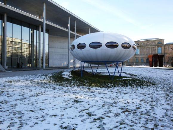 Pinakothek_der_Moderne_Futuro-Haus___c__Muenchen_Tourismus__Sigi_Mueller.jpg