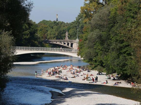 nr-1885-isarstrand-in-muenchen-foto-sigi-mueller.jpg