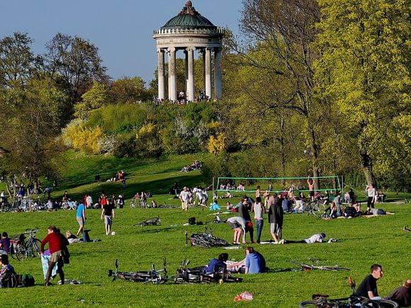 nr-1495-monopteros-im-englischen-garten-foto-werner-boehm.jpg