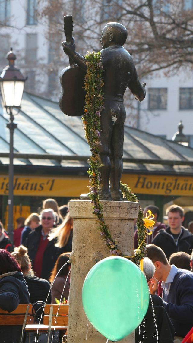 nr-1882-biergarten-auf-dem-viktualienmarkt-foto-sigi-mueller.jpg