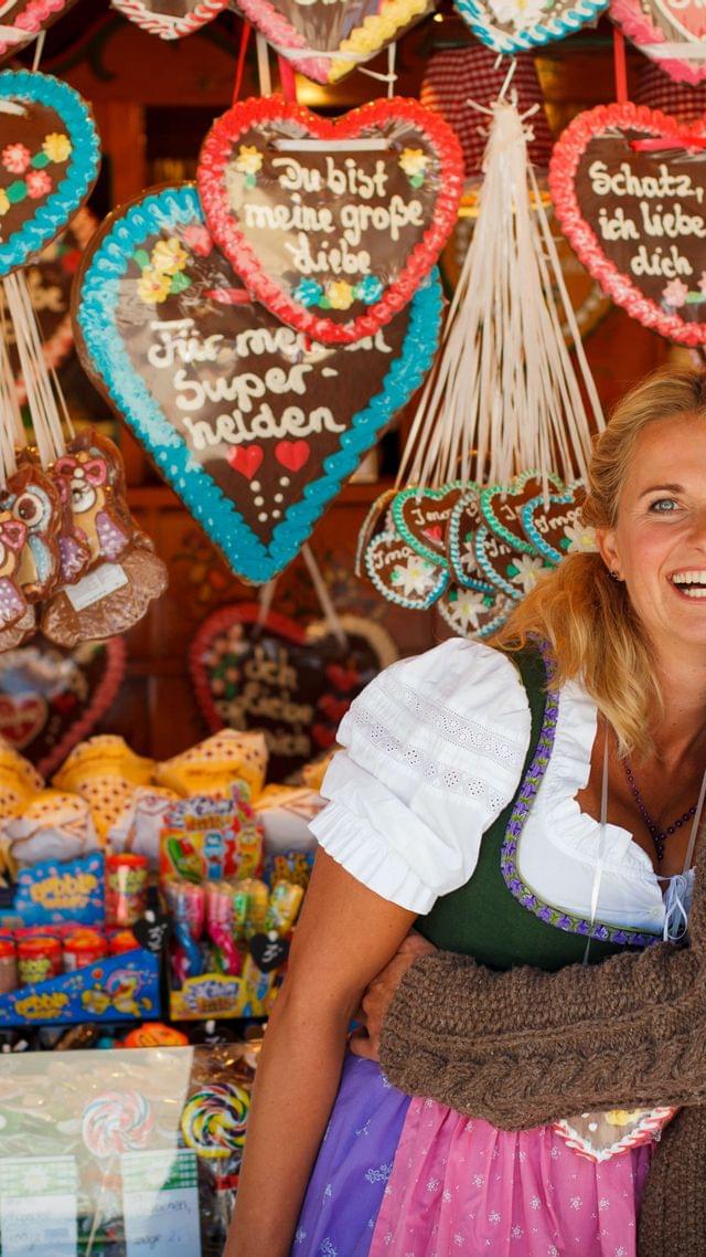 nr-1959s-lebkuchenherzenstand-auf-der-wiesn-foto-christian-kasper.jpg